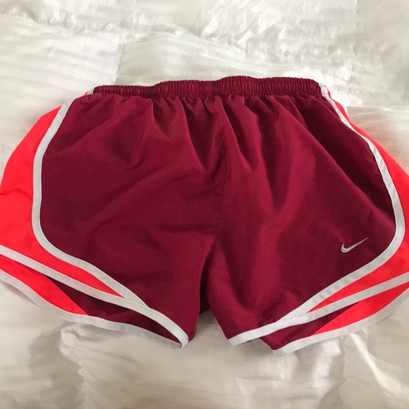 Nike Pants - Nike maroon tempo shorts